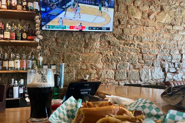 Live Oak Restaurant & Tap