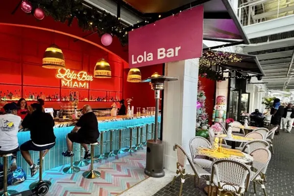 Lola bar