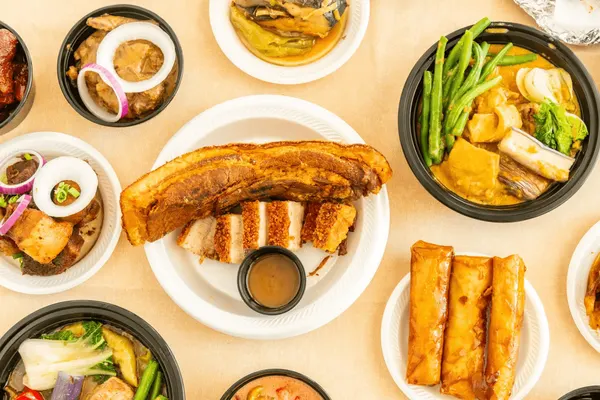 Lola's Filipino Cafe & Mini Store