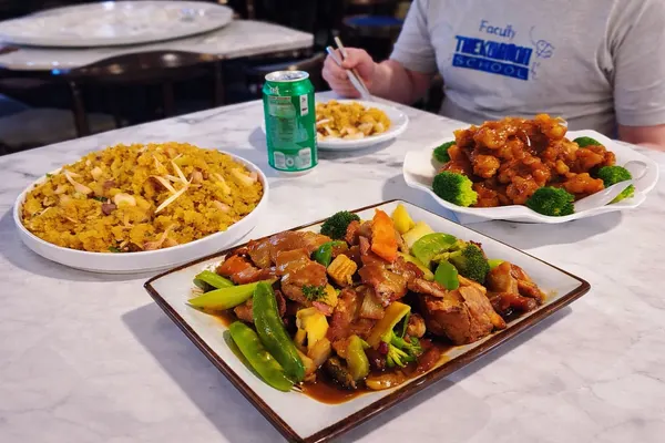 Long Gong Chinese Restaurant