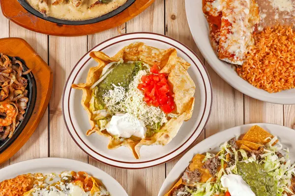Los Avina Mexican Restaurant in Bronson, FL