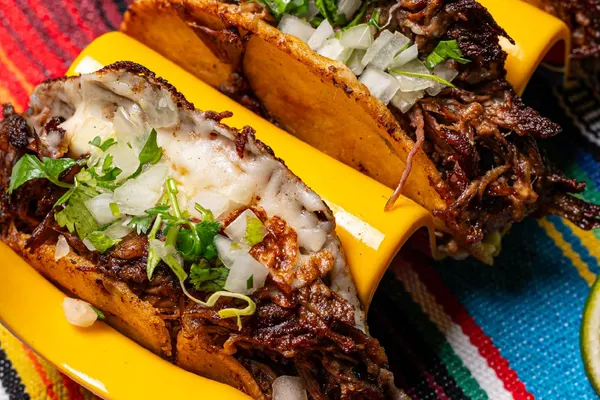Los Chingones Mexican Grill