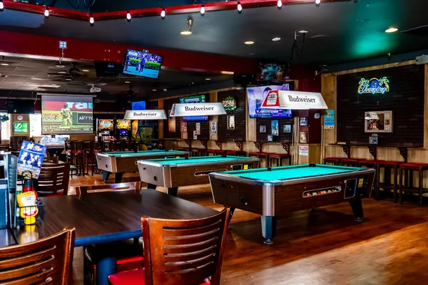 Lucky's Sports Bar