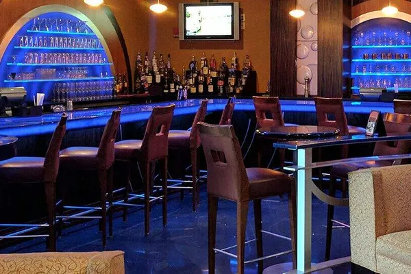 Luna Lux Restaurant & Lounge