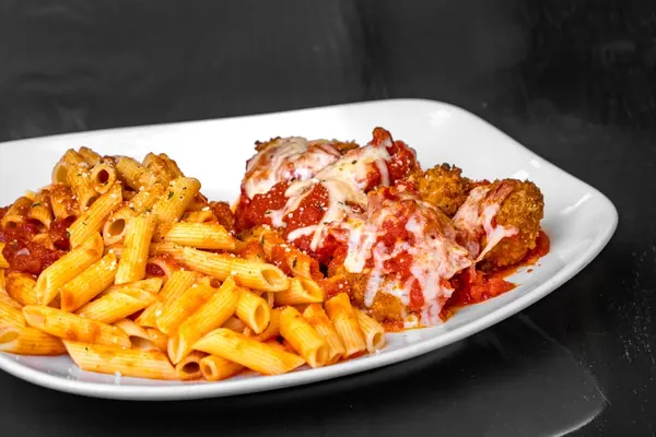 Mama Romanos