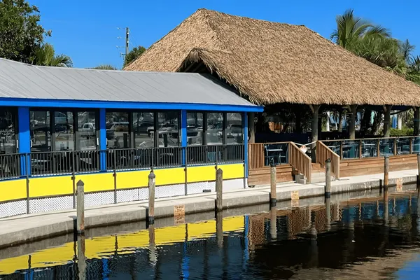 Mangia Clam Bar