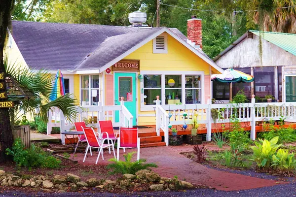 McDavid's Cafe
