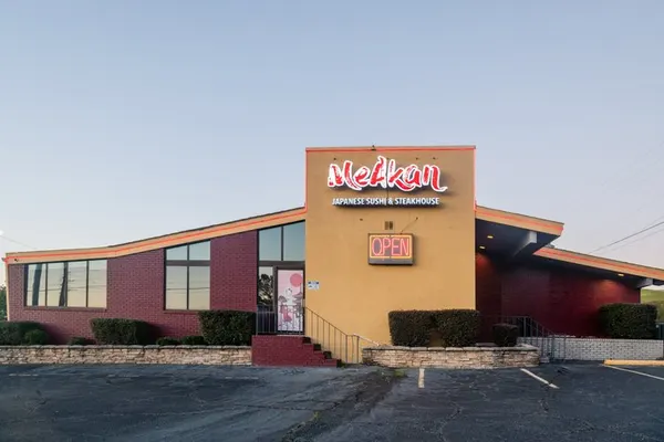 MeAkan Japanese Sushi & Steakhouse