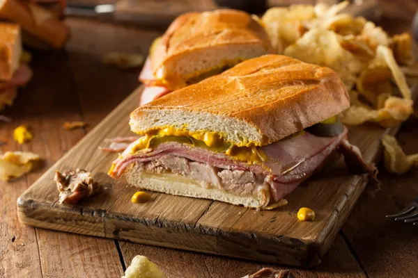 Mi Bodeguita One