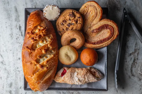 Mi Carreta Restaurant and Bakery