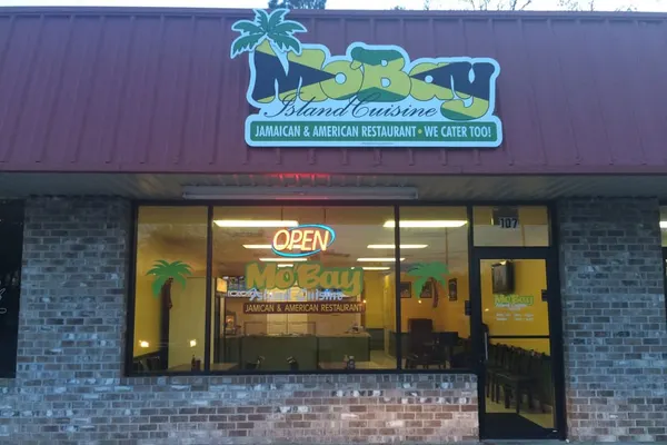 Mo'Bay Island Cuisine