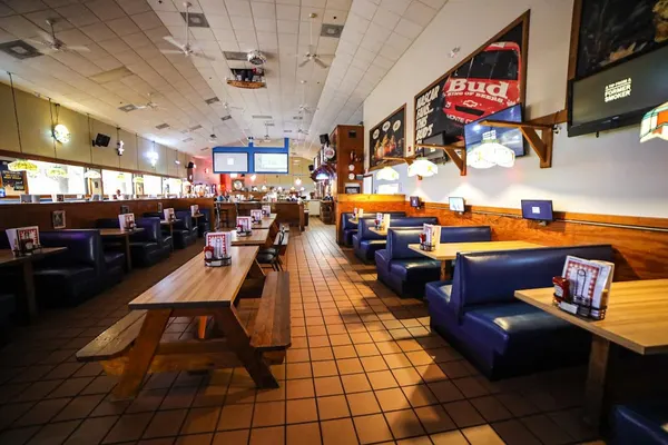 Mugs N' Jugs family grille
