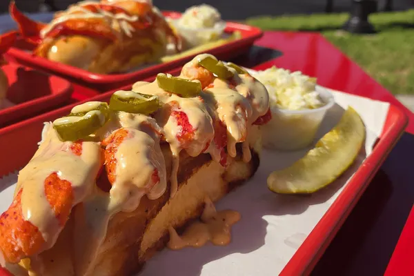 Mystic Lobster Roll Co - Naples, Vanderbilt Shoppes