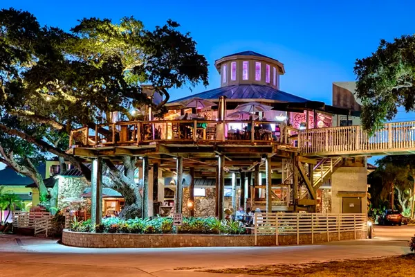 Norwood's Restaurant & Treehouse Bar