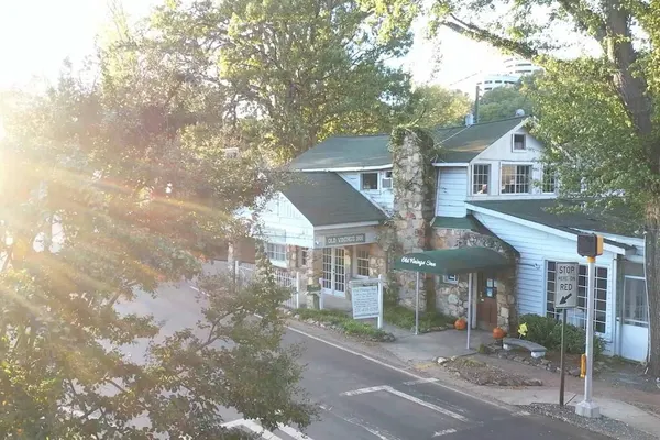 Old Vinings Inn