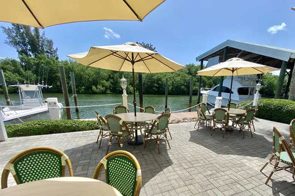 Outlet Restaurant