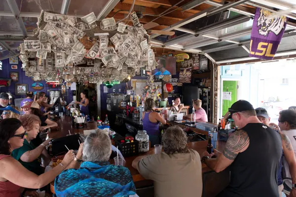 Paradise Bar & Grill