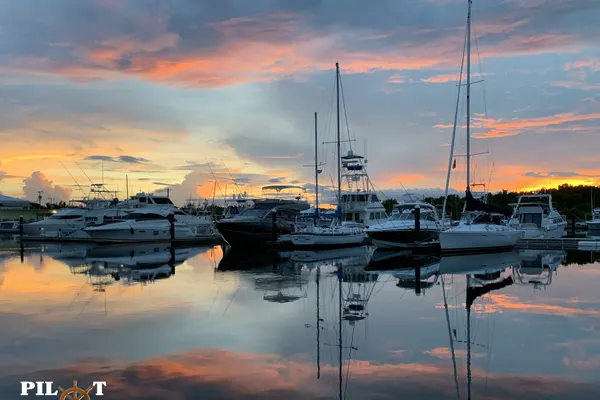 Pilot House Restaurant & Marina