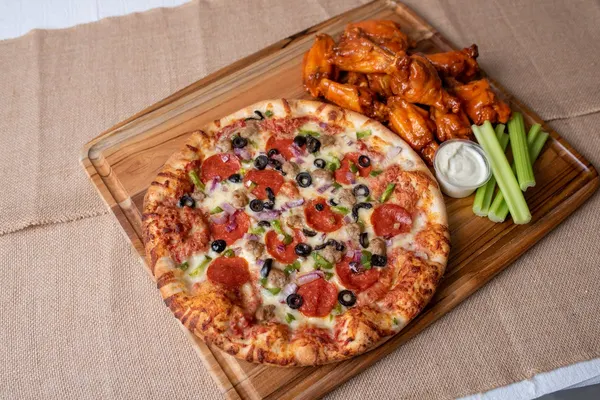 Pizza In The Neighbor Hood