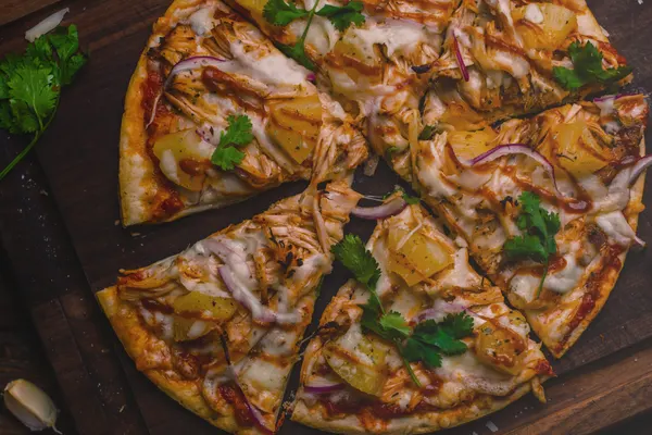Red Tomato Pizza