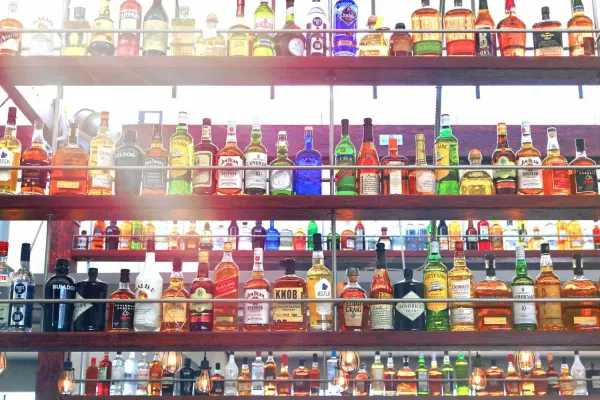 Redbone's 1 Bar & Grill / liquor store
