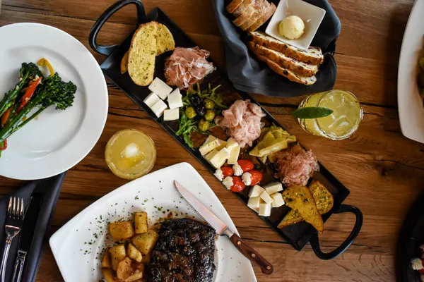 Rena's Italian Fishery & Grill