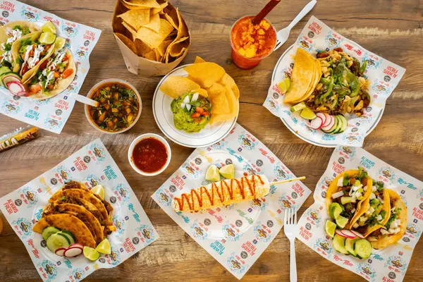 Rico's Tacos - Adel