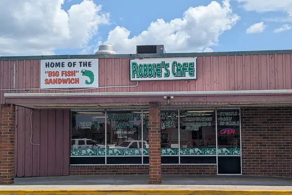 Robbie's Cafe in Live Oak, FL