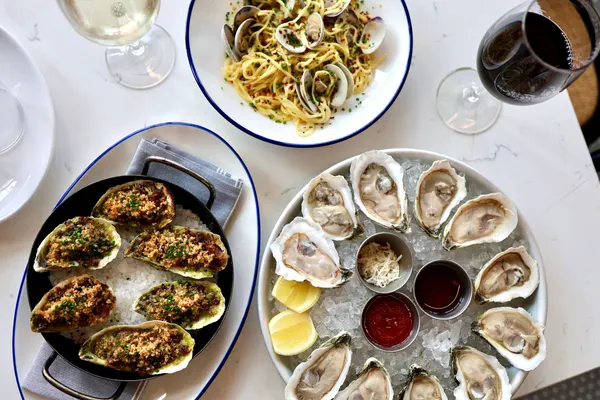Roberto's Deluxe Oysters and Fine Fish