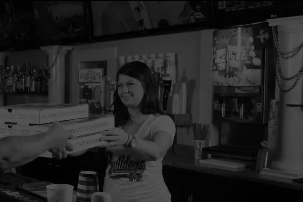 Roberto’S Pizzeria Sports Bar & Grill