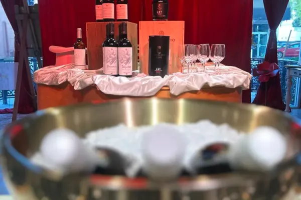 Rouge Champagne Bar