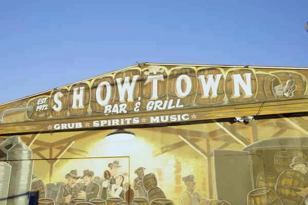 Showtown Bar & Grill