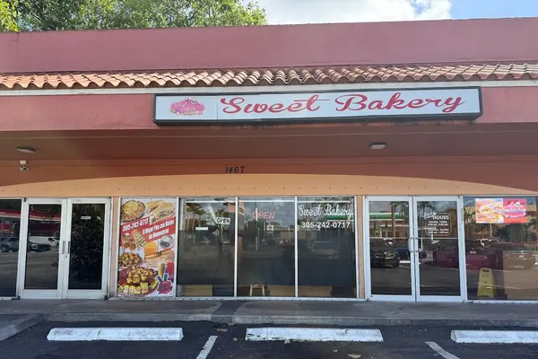 Sweet Bakery Cafeteria
