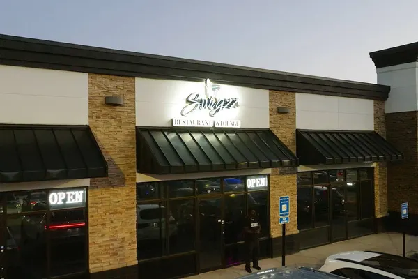 Swigzz Restaurant & Lounge