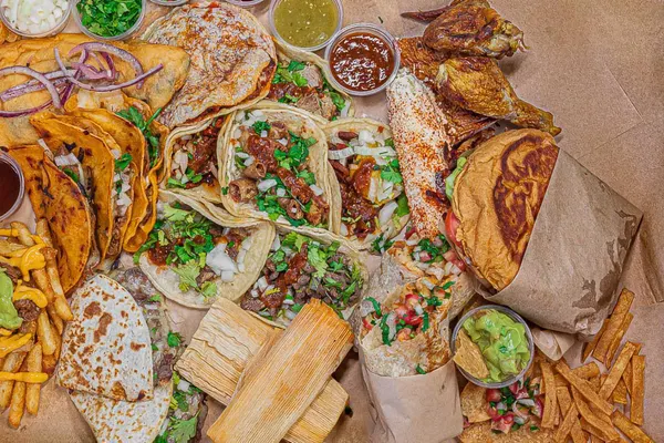Tacos y Pollo Mi México - Mexican restaurant