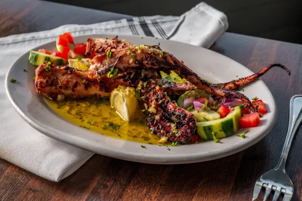 Taverna On The Bay