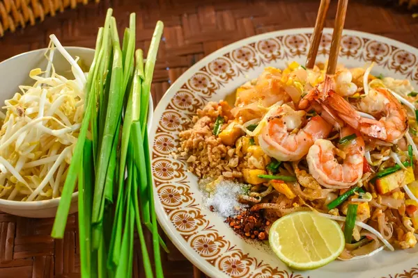 Thai Chang2