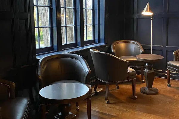 The Argus Hotel & Cocktail Lounge