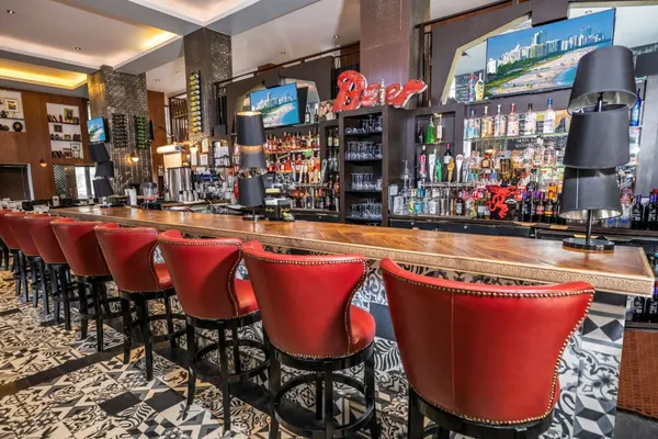 The Tavern - American Restaurant In Miami Beach