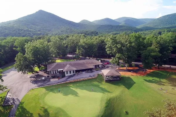 The Tavern at the 19th Hole