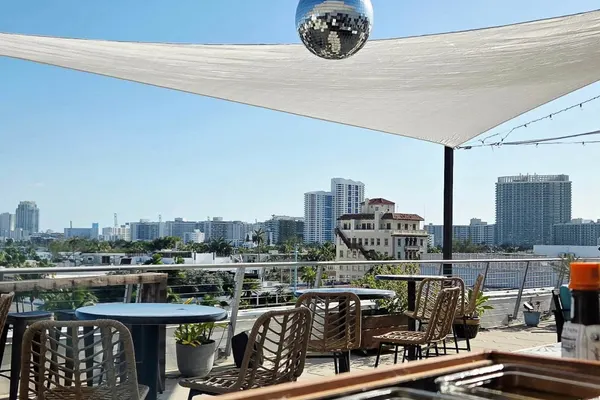 The Twisted Tonic - Rooftop Bar