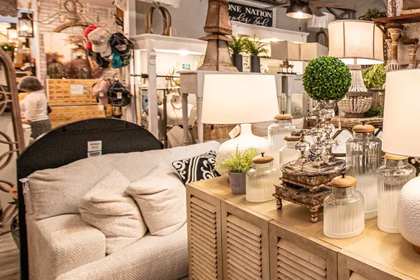 The White Oak Cottage - Bistro & Boutique
