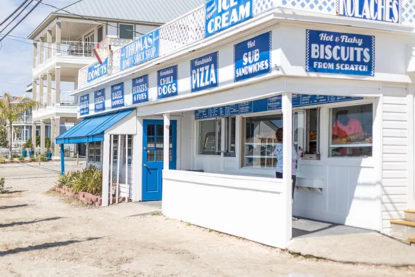 Thomas Donut & Snack Shop