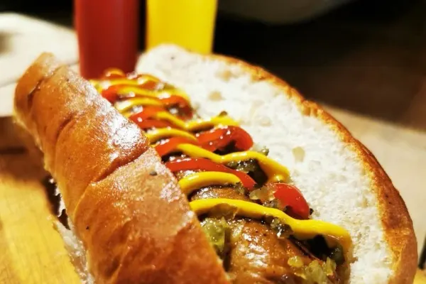 Tom's Hot Dogs