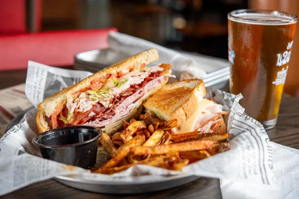 Towne Center Tavern
