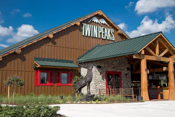 Twin Peaks - Fort Myers