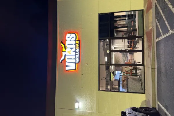 Varas Grill & Bar