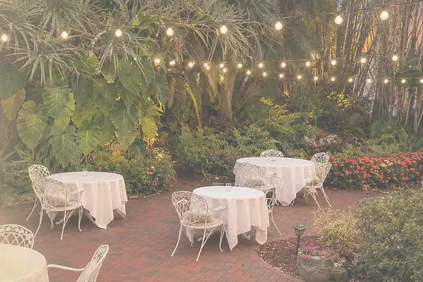 Veranda Bar & Grill