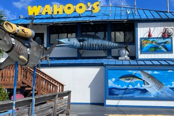 Wahoo's Seafood Bar and Grill Restaurant