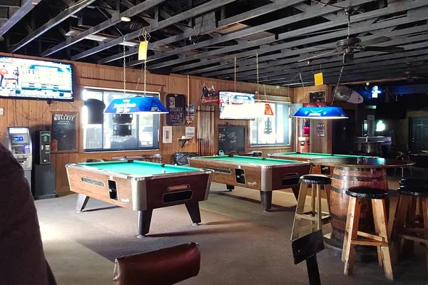 Whiskeys Saloon